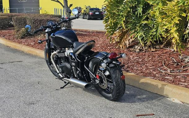 2026 Triumph Bonneville Bobber Jet black DX5