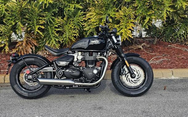 2026 Triumph Bonneville Bobber Jet black DX5