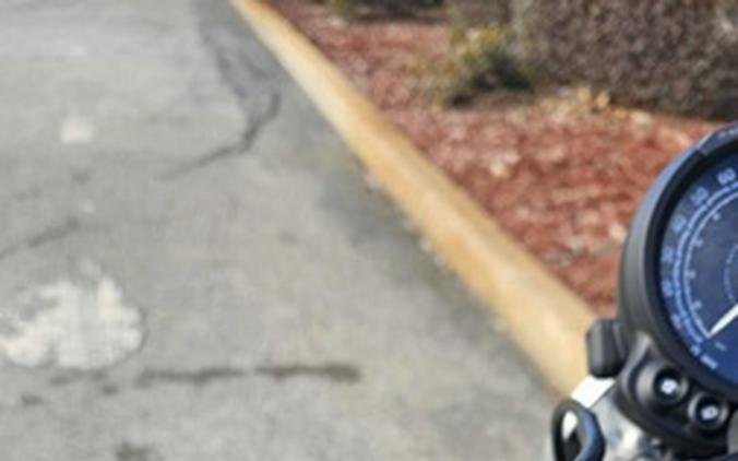 2026 Triumph Bonneville Bobber Jet black DX5