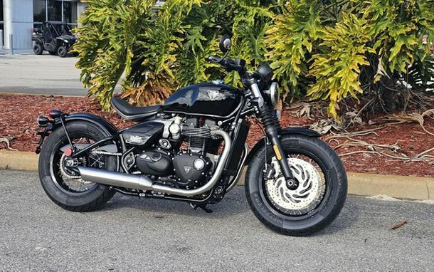 2026 Triumph Bonneville Bobber Jet black DX5