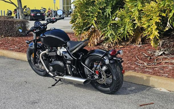 2026 Triumph Bonneville Bobber Jet black DX5