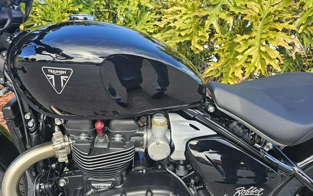 2026 Triumph Bonneville Bobber Jet black DX5