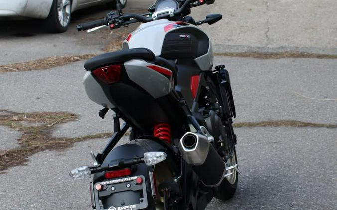 2026 TRIUMPH TRIDENT 800