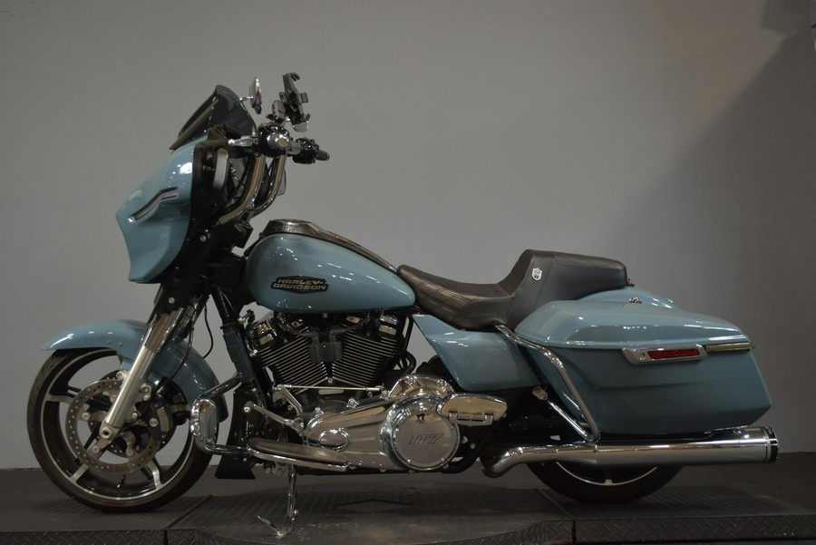 2024 Harley-Davidson Street Glide Sharkskin Blue - Black Finish