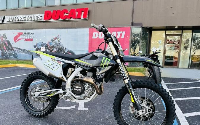 2025 Triumph TF 450-RC Edition Jet Black/Pure White