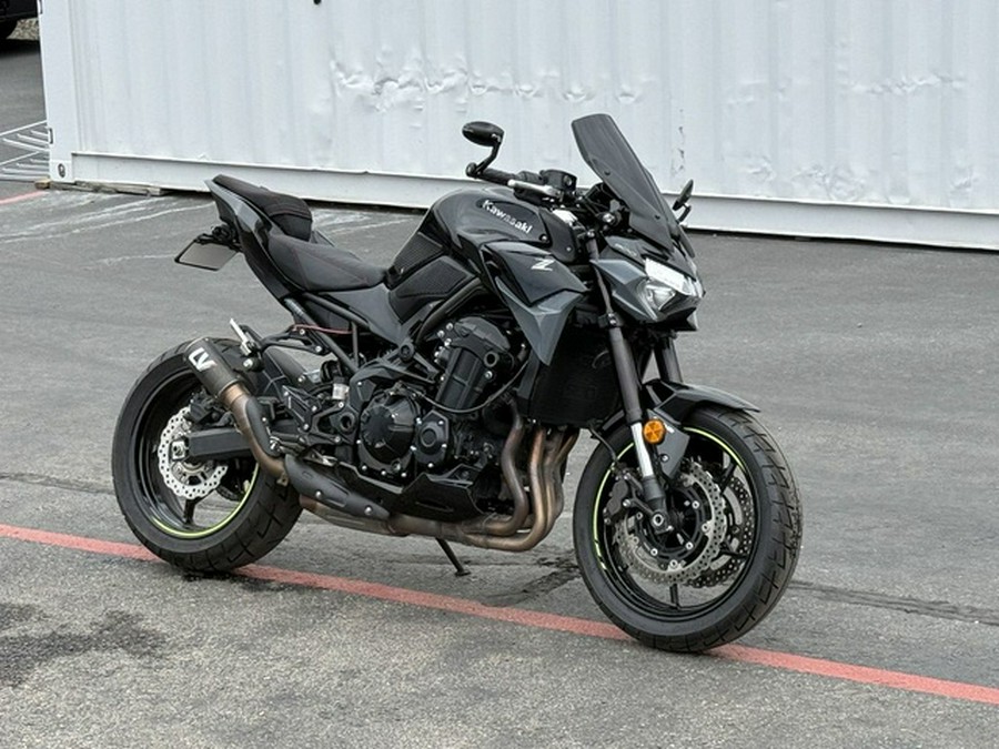 2024 Kawasaki Z900 ABS Candy Persimmon RedEbony