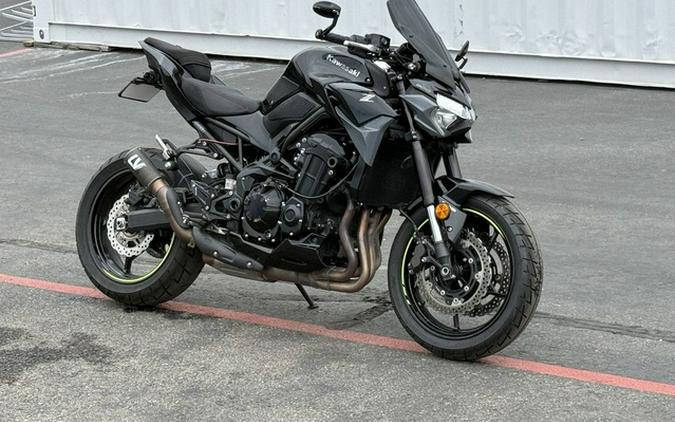 2024 Kawasaki Z900 ABS Candy Persimmon RedEbony