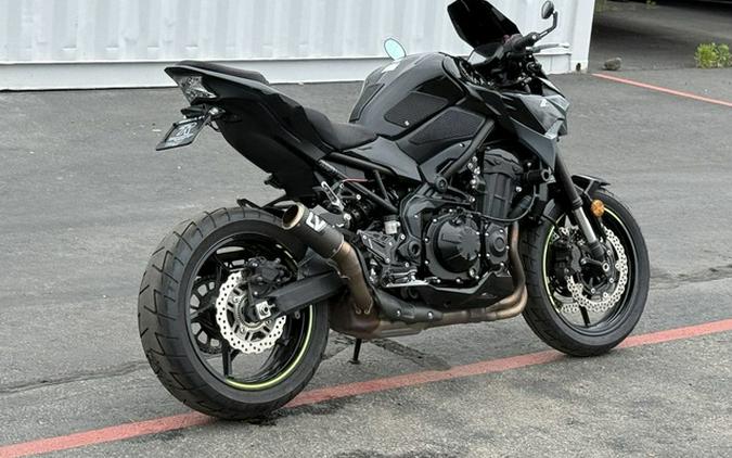 2024 Kawasaki Z900 ABS Candy Persimmon RedEbony