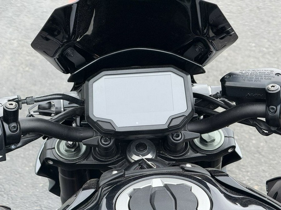 2024 Kawasaki Z900 ABS Candy Persimmon RedEbony