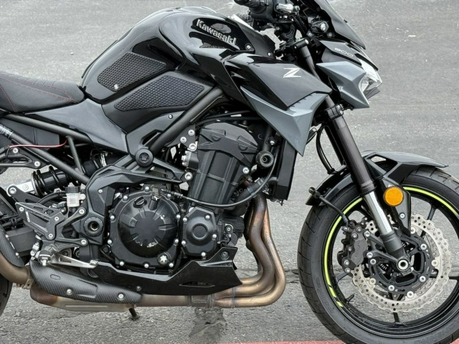 2024 Kawasaki Z900 ABS Candy Persimmon RedEbony