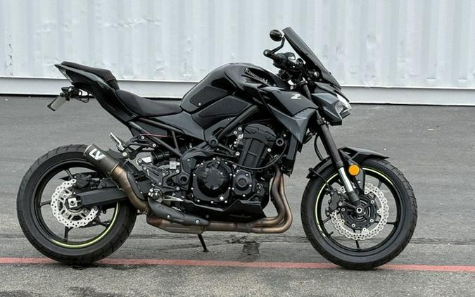 2024 Kawasaki Z900 ABS Candy Persimmon RedEbony