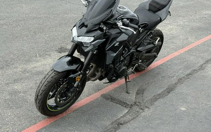 2024 Kawasaki Z900 ABS Candy Persimmon RedEbony