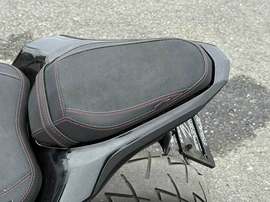2024 Kawasaki Z900 ABS Candy Persimmon RedEbony