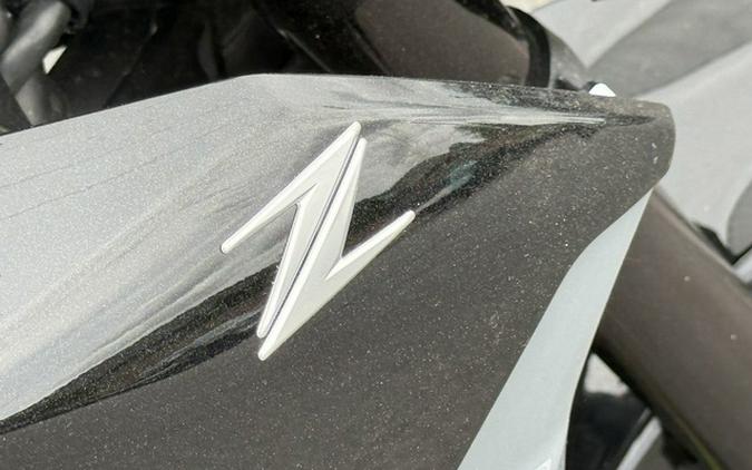 2024 Kawasaki Z900 ABS Candy Persimmon RedEbony