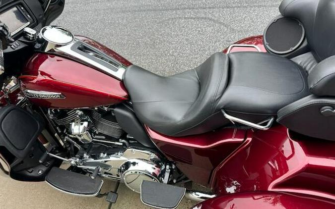 2017 Harley-Davidson Tri Glide Ultra Two-Tone Mysterious Red Sunglo/Velocity Red Sunglo
