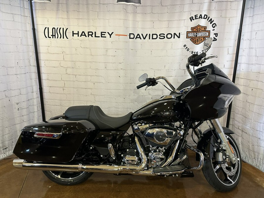 2024 Harley-Davidson Road Glide™ FLTRX 0161030 Vivid Black