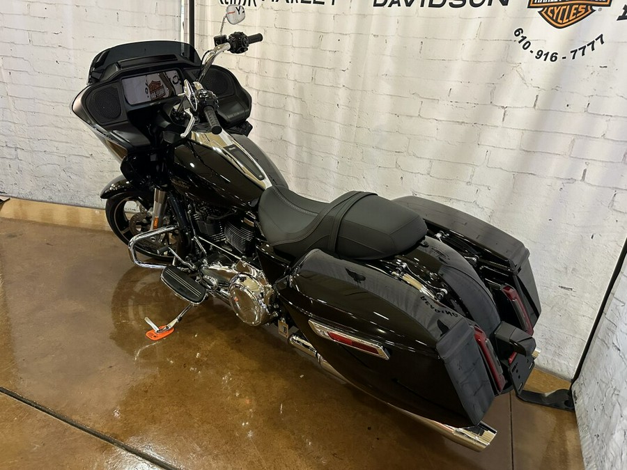 2024 Harley-Davidson Road Glide™ FLTRX 0161030 Vivid Black