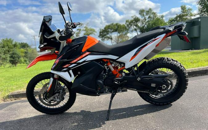 2021 KTM Adventure 890 R