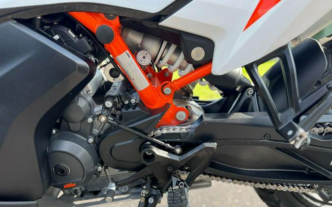 2021 KTM Adventure 890 R