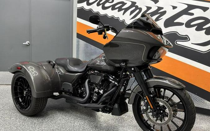 2023 Harley-Davidson® FLTRT - Road Glide® 3