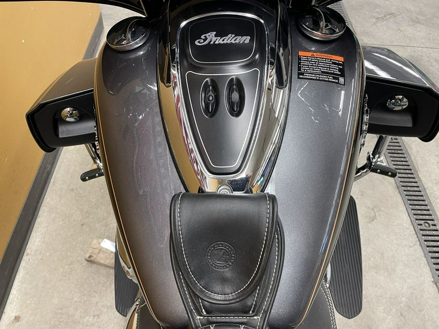 2017 Indian Motorcycle® Roadmaster® Steel Gray Over Thunder Black