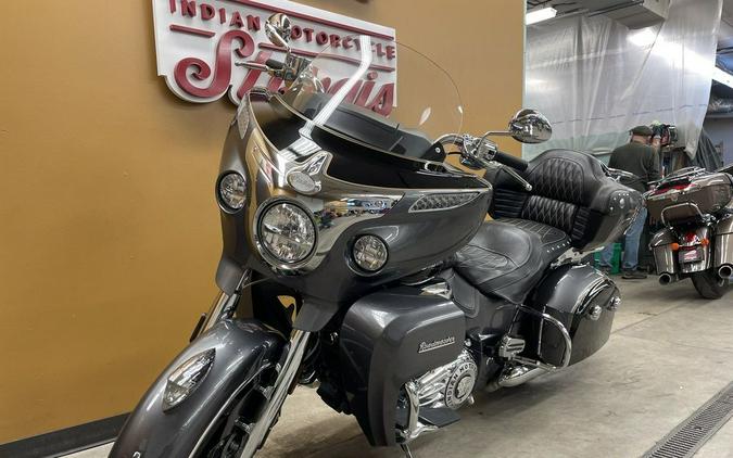 2017 Indian Motorcycle® Roadmaster® Steel Gray Over Thunder Black