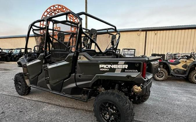 2025 Honda® Pioneer 1000-6 Deluxe Crew