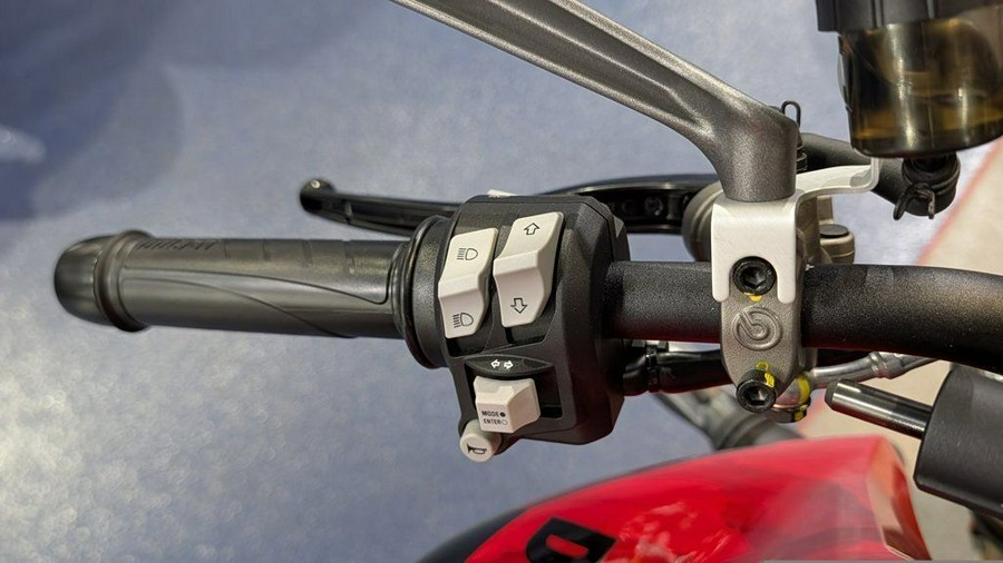 2025 Ducati Monster SP