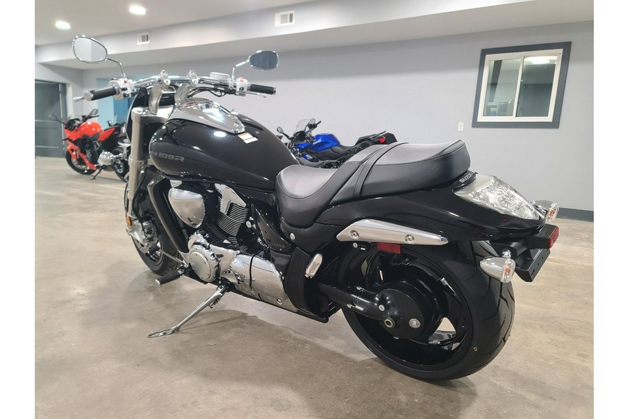 2025 Boulevard M109R - Suzuki