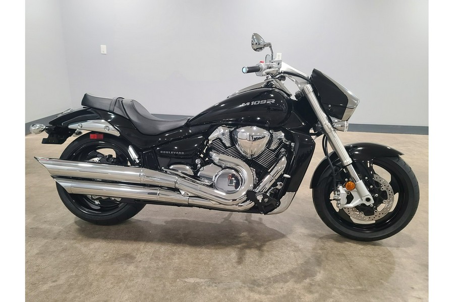 2025 Boulevard M109R - Suzuki