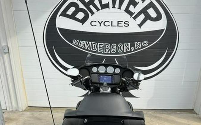 2023 Harley-Davidson® FLHTCUTG - Tri Glide® Ultra