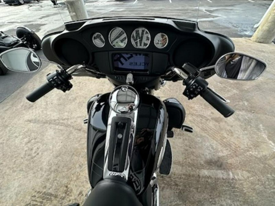 2023 Harley-Davidson® FLHTCUTG - Tri Glide® Ultra