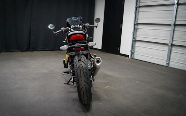 2026 Triumph Thruxton 400 Phantom Black / Aluminium Silver