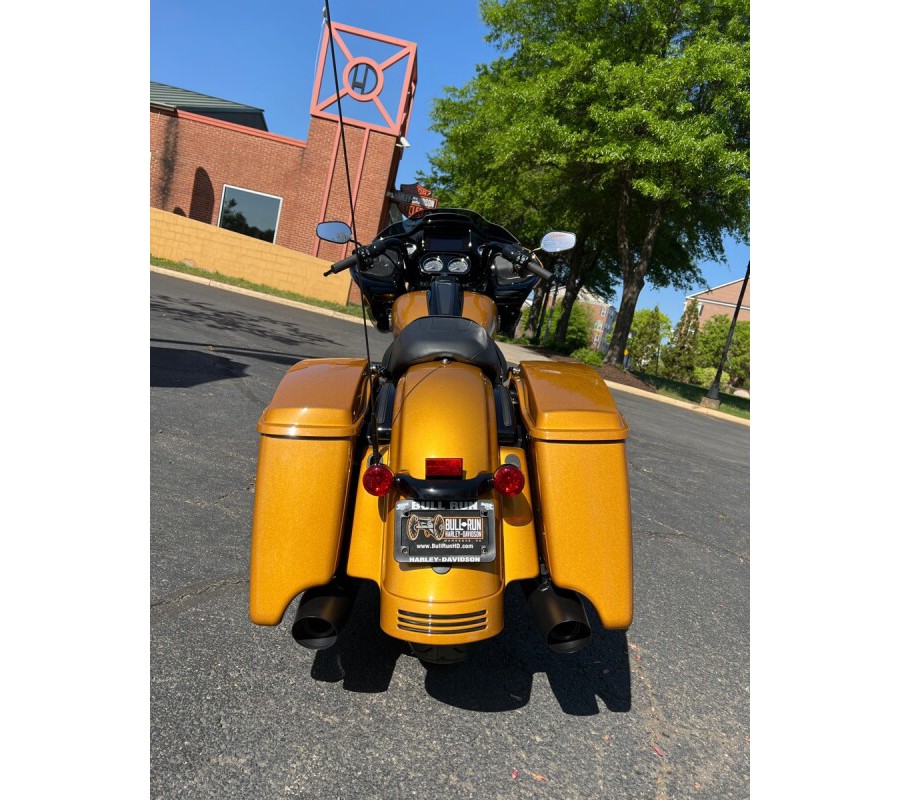 2023 FLTRXS Road Glide® Special in Prospect Gold