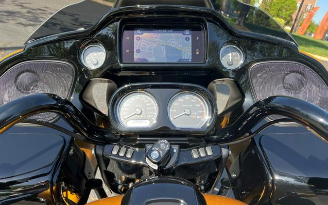 2023 FLTRXS Road Glide® Special in Prospect Gold