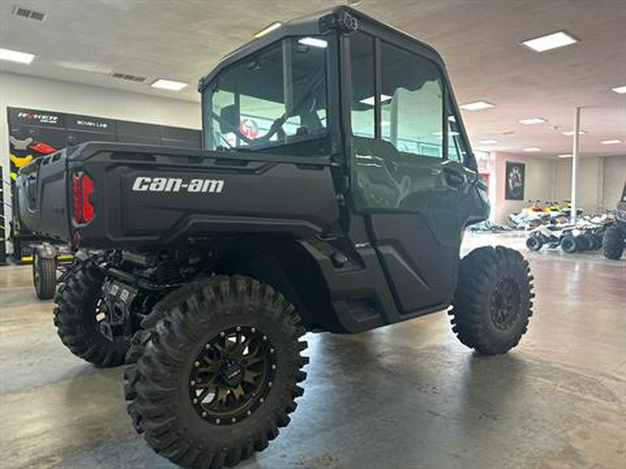 2024 Can-Am Defender DPS CAB