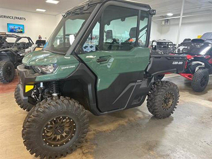 2024 Can-Am Defender DPS CAB