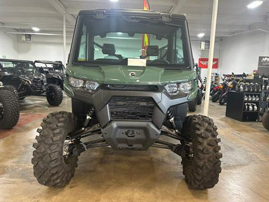 2024 Can-Am Defender DPS CAB