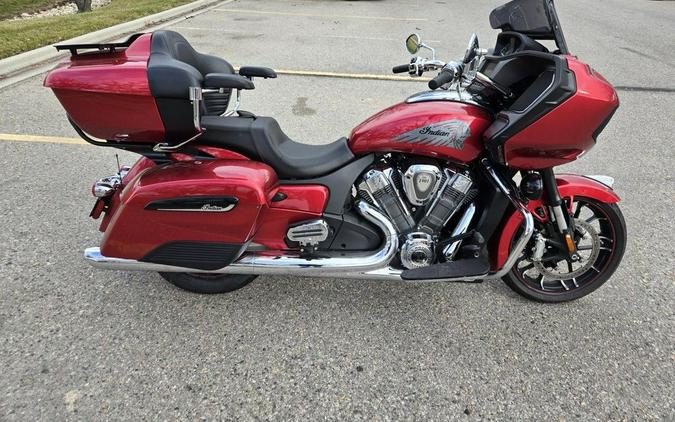 2020 Indian Motorcycle® Challenger Limited Ruby Metallic