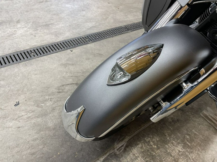 2019 Indian Motorcycle® Roadmaster® Steel Gray Smoke / Thunder Black Smoke