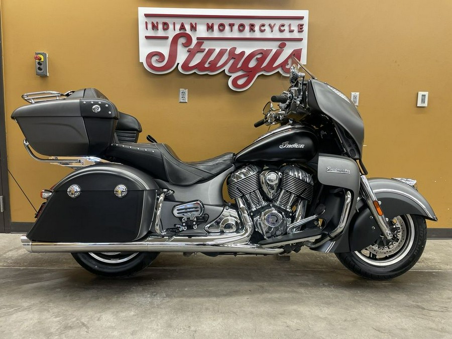 2019 Indian Motorcycle® Roadmaster® Steel Gray Smoke / Thunder Black Smoke