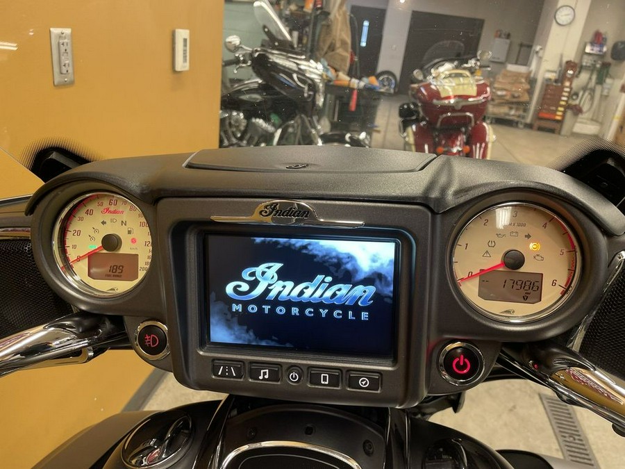 2019 Indian Motorcycle® Roadmaster® Steel Gray Smoke / Thunder Black Smoke