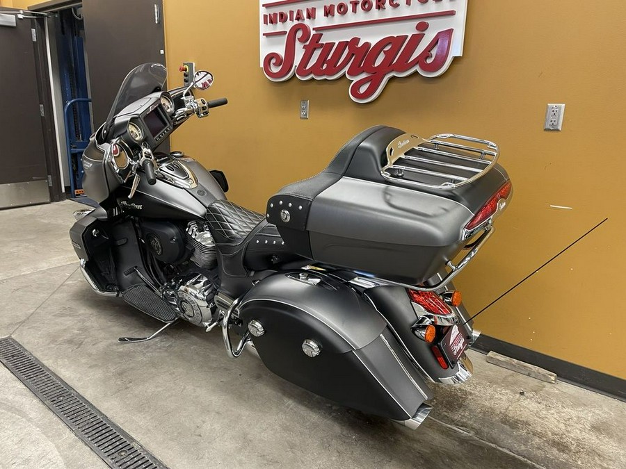 2019 Indian Motorcycle® Roadmaster® Steel Gray Smoke / Thunder Black Smoke