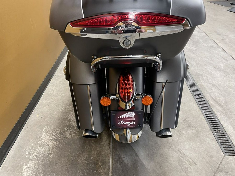 2019 Indian Motorcycle® Roadmaster® Steel Gray Smoke / Thunder Black Smoke