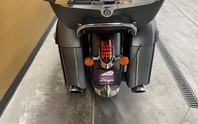 2019 Indian Motorcycle® Roadmaster® Steel Gray Smoke / Thunder Black Smoke