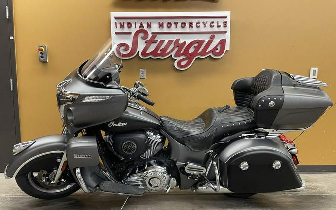 2019 Indian Motorcycle® Roadmaster® Steel Gray Smoke / Thunder Black Smoke