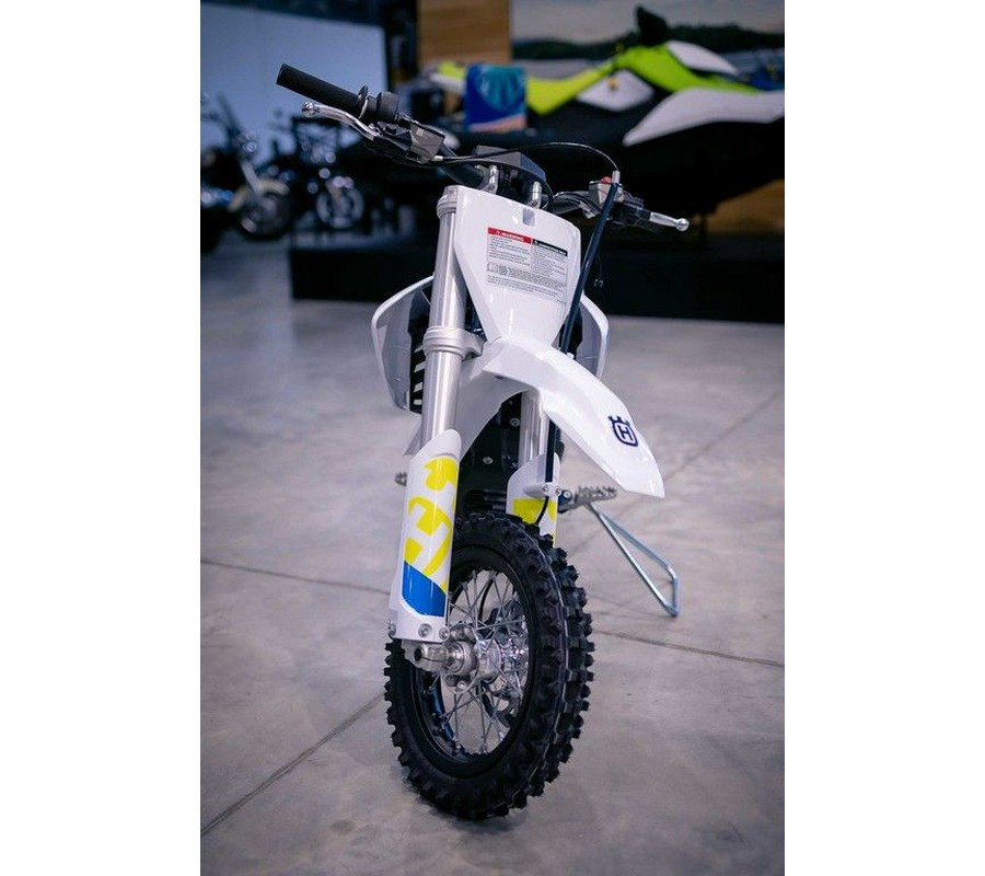 2024 Husqvarna® EE 3