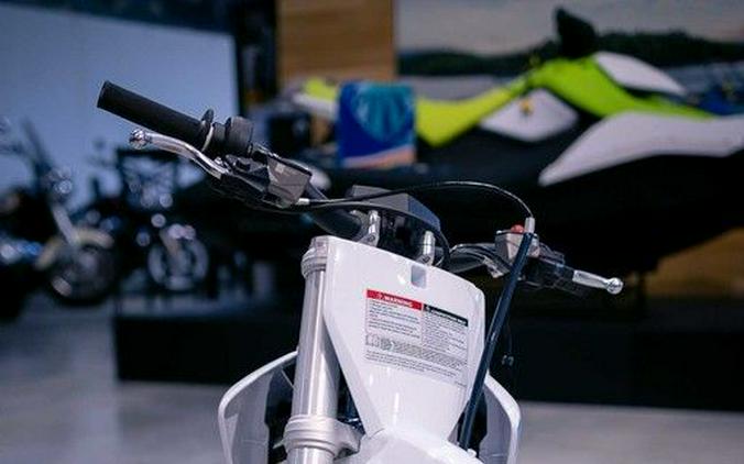 2024 Husqvarna® EE 3