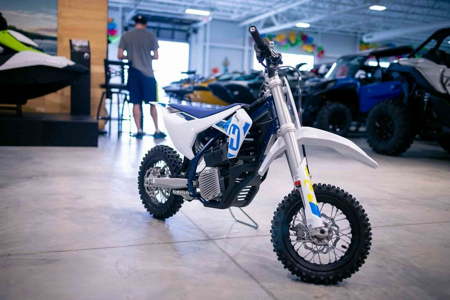 2024 Husqvarna® EE 3