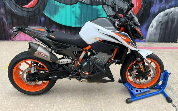 2020 KTM 890 Duke R